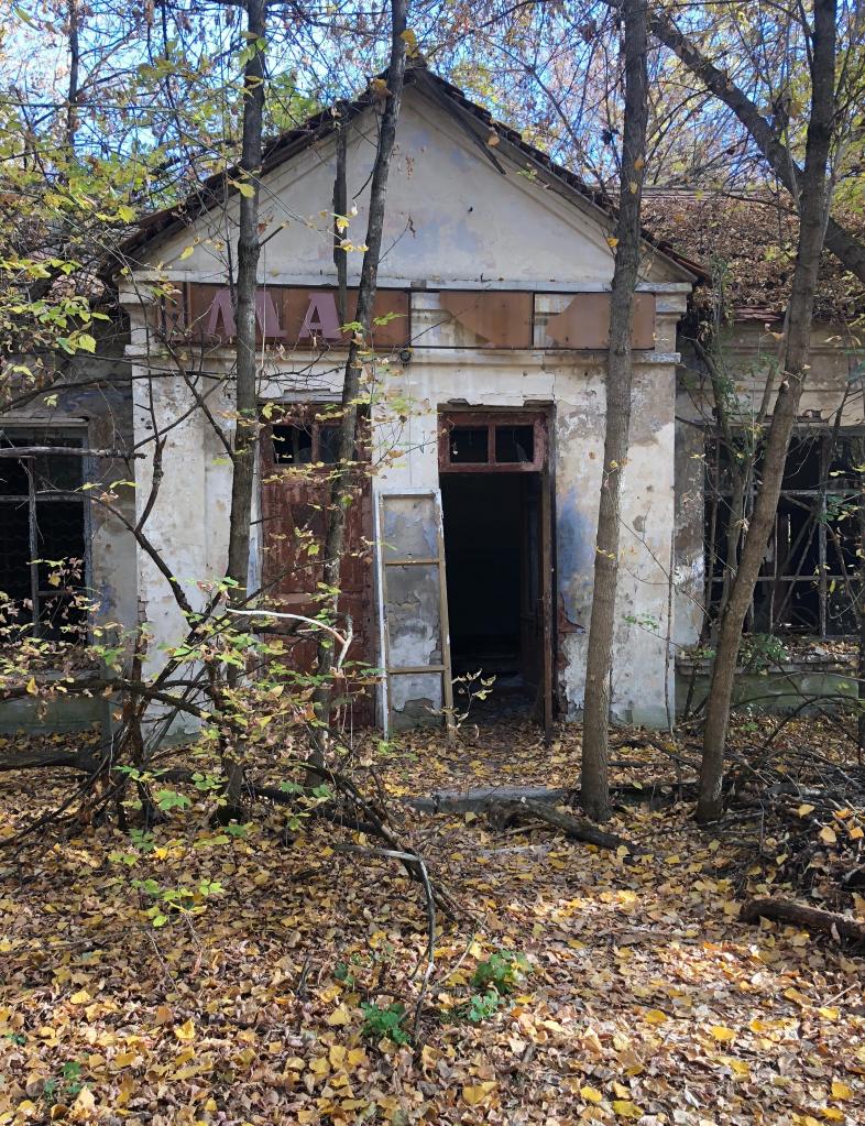 A picture of an abandoned store in the Exclusion Zone.  