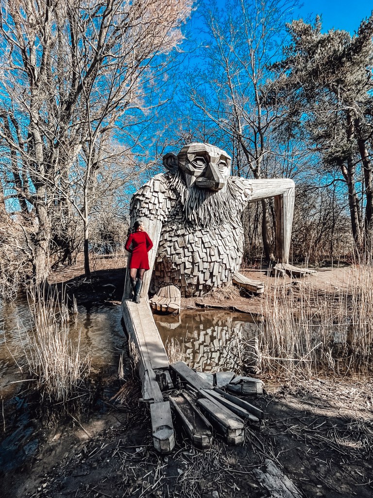 A picture of Teddy Friendly with the author.